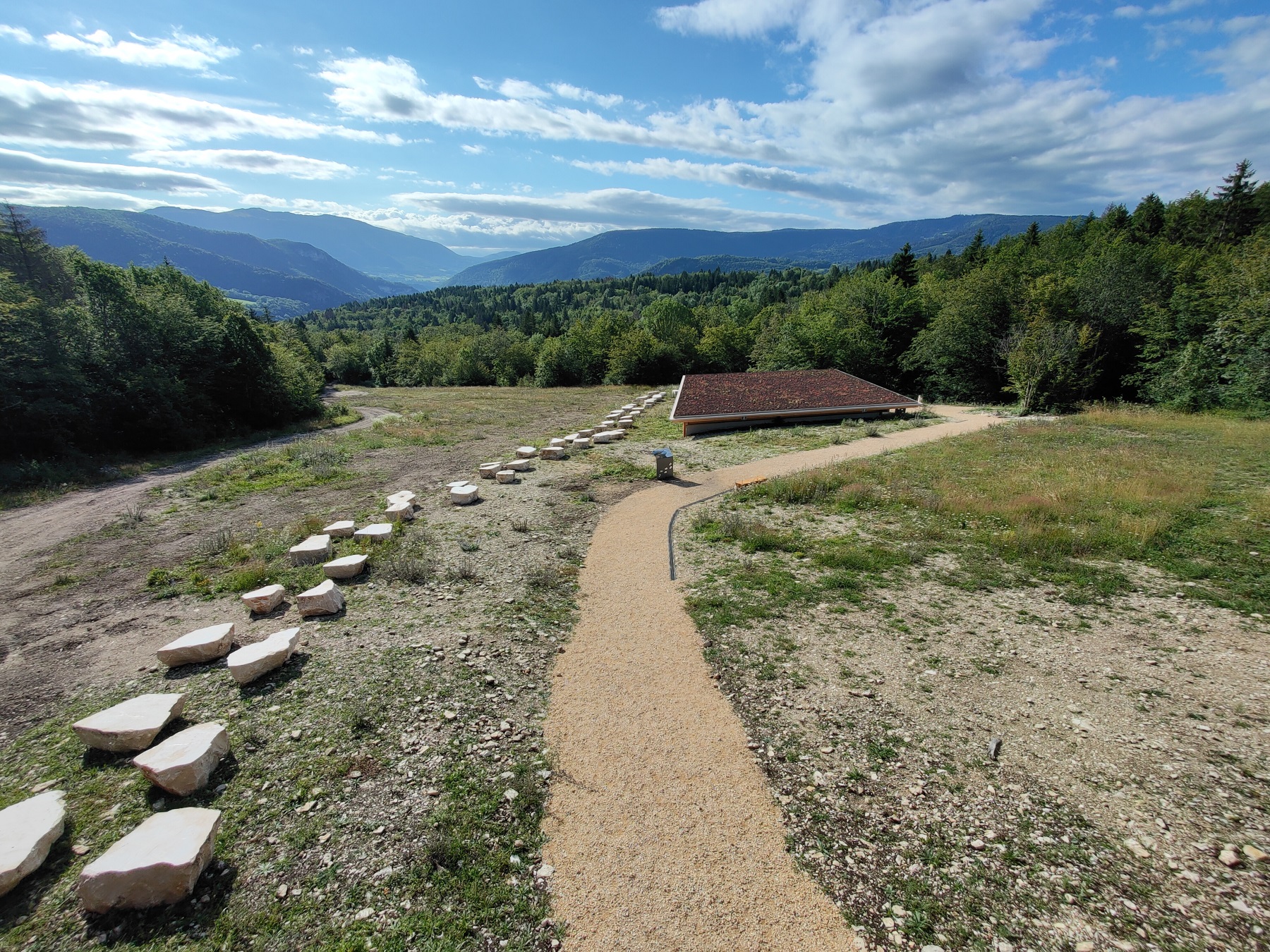 Dinoplagne® piste enfouie paysage © G. Blanchon – OT Terre Valserine